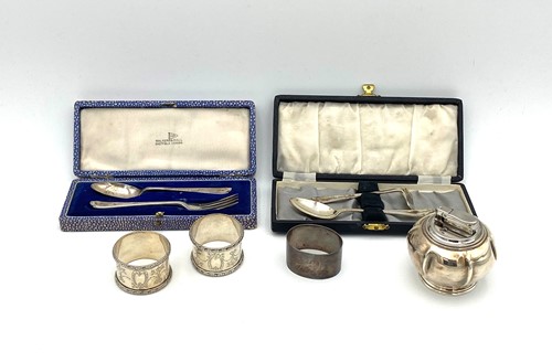 Lot 44 - A collection of silver