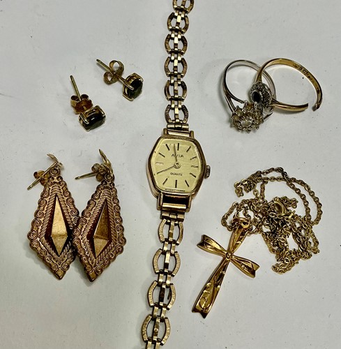 Lot 328 - A large collection of costume jewellery,...