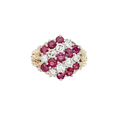 Lot 133 - A late 20th century ruby and diamond cluster ring