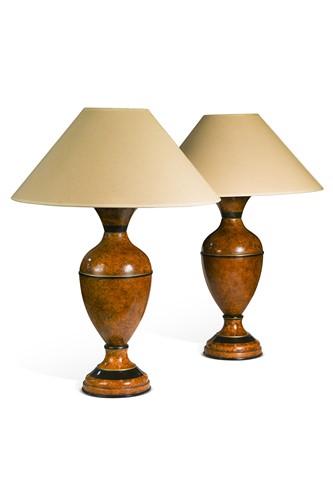 Lot 635 - A pair of painted toleware lamps, modern
