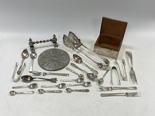 Lot 85 - A collection of silver, together with silver plated items