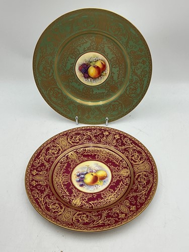 Lot 5 - A Royal Worcester cabinet plate, painted by C....