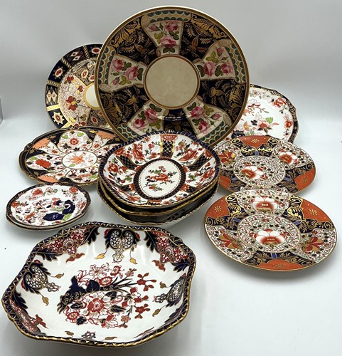 Lot 17 - A collection of Royal Crown Derby imari...