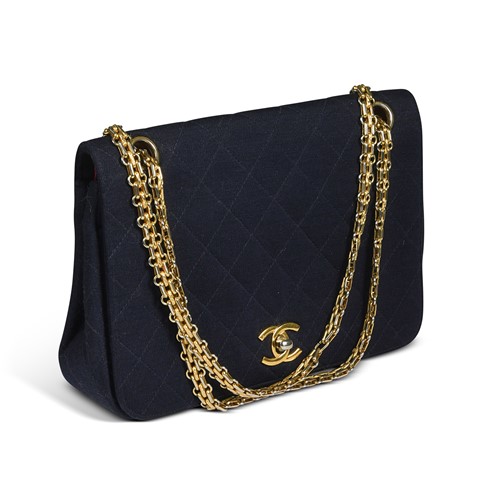Lot 112 - A Chanel diamond quilted bag