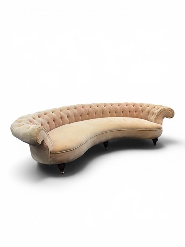 Lot 407 - A curved deep buttoned Victorian style three...