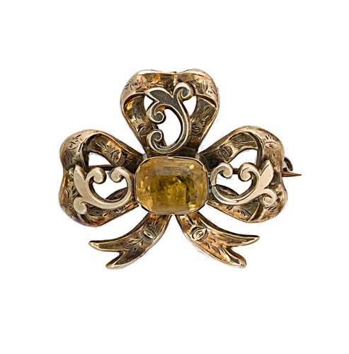 Lot 10 - A Victorian citrine bow brooch
