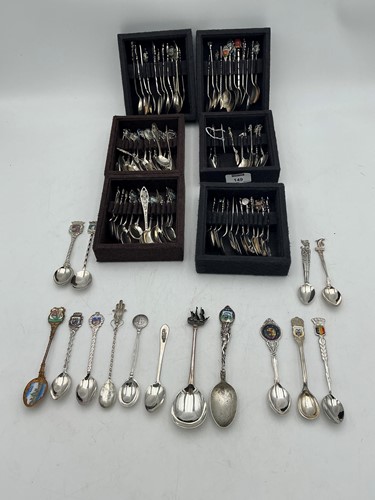 Lot 149 - A large collection of souvenir tea spoons (qty)