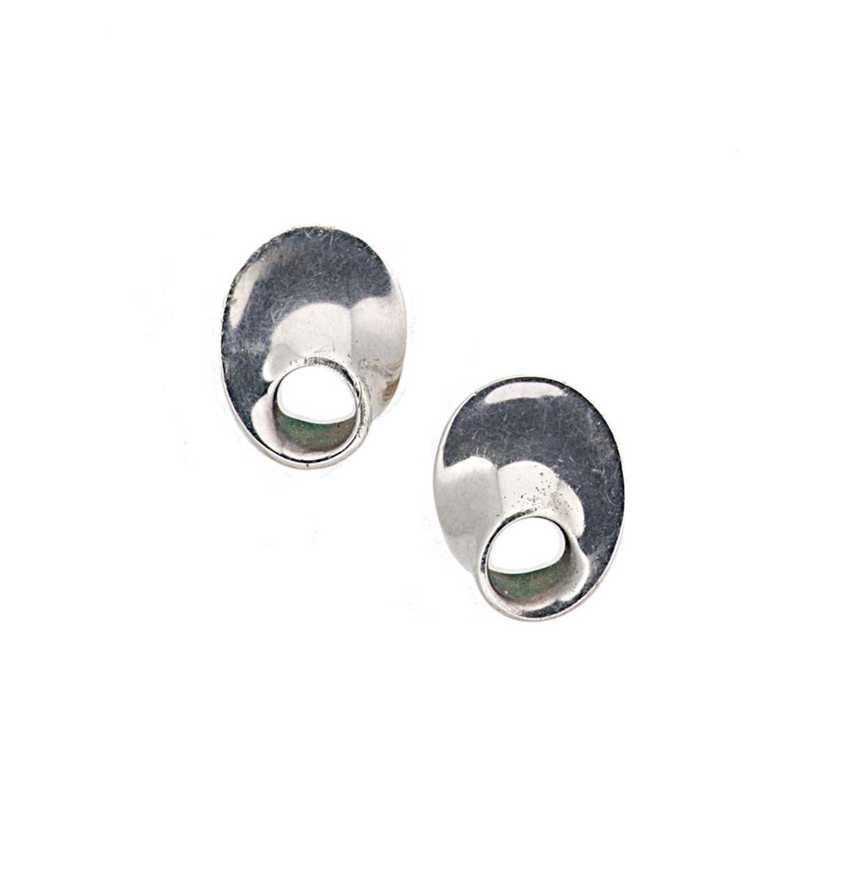 Lot 5 - Vivianna Toran for Georg Jensen - A pair of ear studs