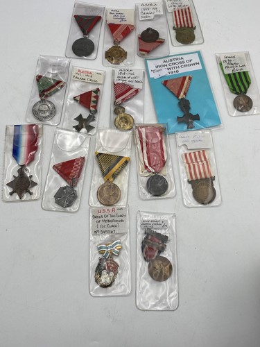Lot 153 - A collection of 7 Austria First War World and...