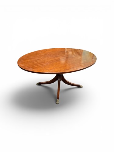 Lot 619 - An oval dining table, 19th century