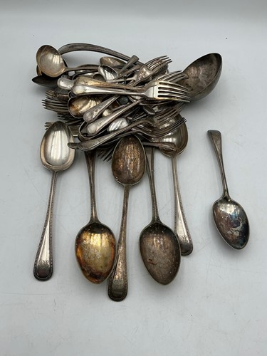 Lot 325 - A collection of electroplated flatware