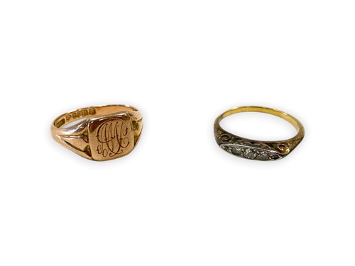 Lot 204 - A five stone diamond ring, tested as 18ct gold...