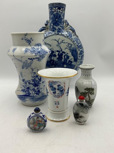 Lot 33 - Three Japanese and Chinese vases, two snuff...
