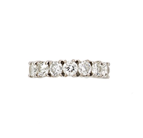 Lot 160 - An 18ct gold seven stone diamond ring