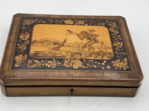 Lot 78 - A Sorrento ware games box containing assorted...