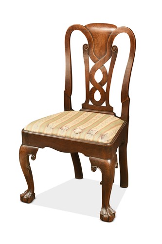 Lot 432 - A George II Irish mahogany side chair