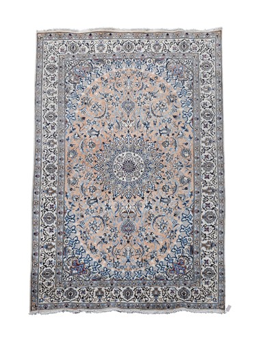 Lot 675 - A Kashan rug, late 20th century