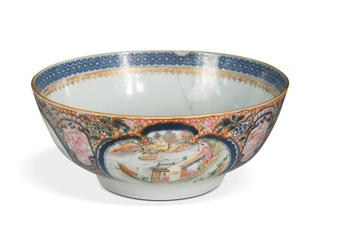 Lot 32 - A Chinese export porcelain Mandarin bowl, Qing Dynasty, Qianlong Emperor, circa 1790