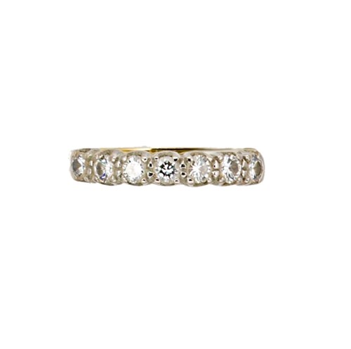 Lot 129 - An 18ct gold seven stone diamond ring