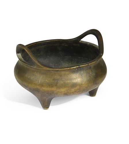 Lot 46 - A Chinese bronze censer, 17th/18th century