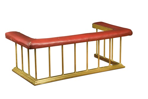 Lot 689 - A brass club fender, 20th century