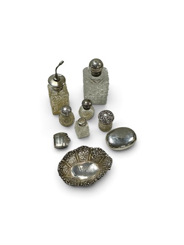 Lot 268 - An Edwardian silver oval box, Williams Ltd,...