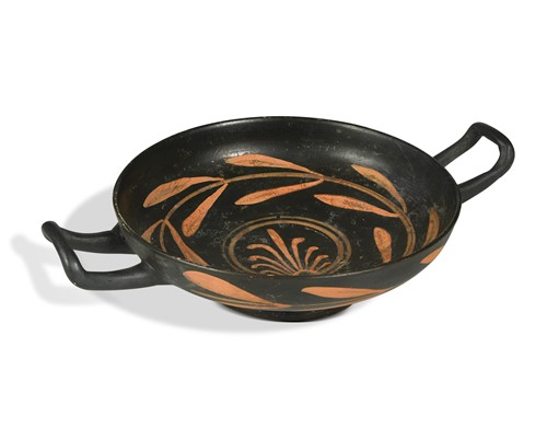 Lot 669 - A South Italian Xenon Ware anthemion Kylix, circa 4th century BCE