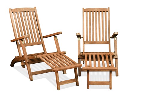Lot 709 - A pair of contemporary hardwood folding steamer chairs