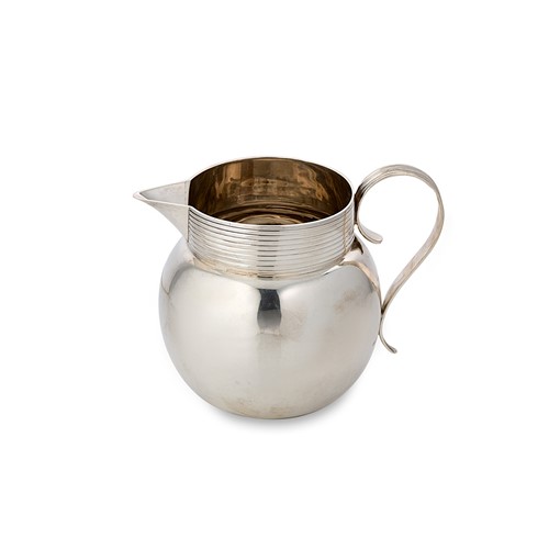 Lot 406 - A George V silver jug