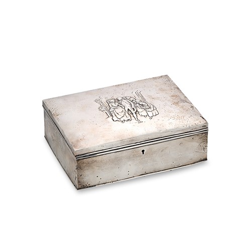 Lot 384 - An Edward VII silver box