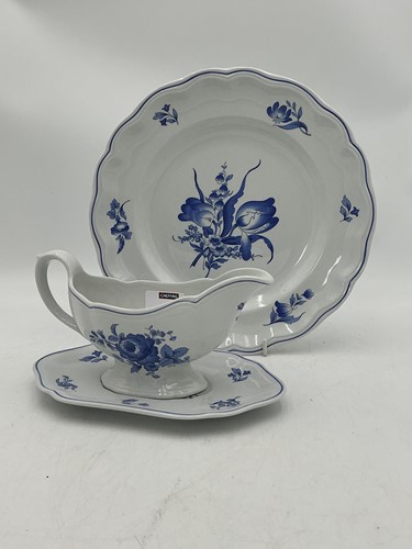 Lot 8 - A Fontaine by Spode blue and white dinner...