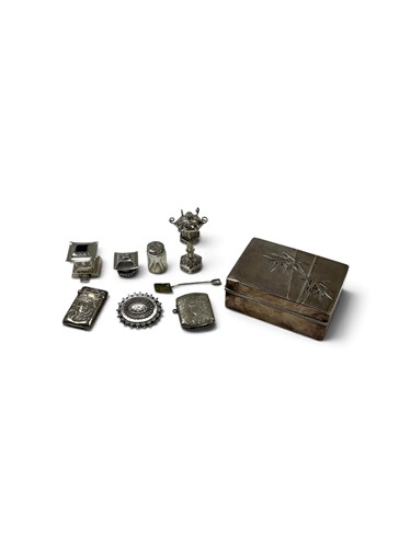 Lot 269 - Silver and metalware items, to include a...