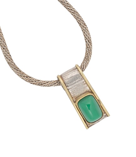Lot 1 - Patricia Hamilton - A silver chrysoprase pendant and chain
