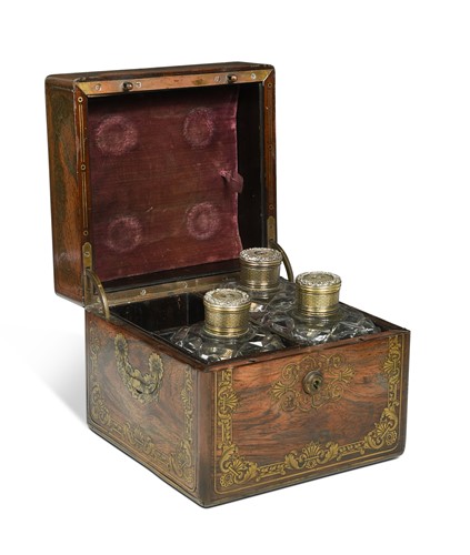Lot 541 - A rosewood and brass-inlaid decanter box