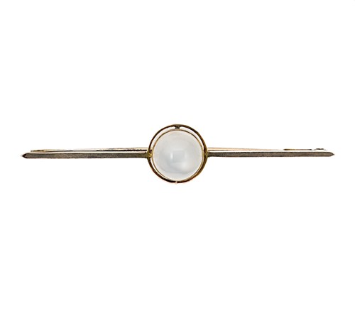 Lot 186 - A moonstone bar brooch