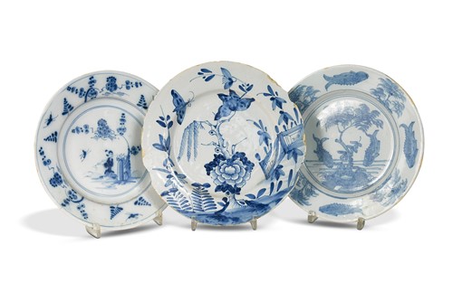 Lot 310 - A Delft blue and white plate, Lambeth, 18th century