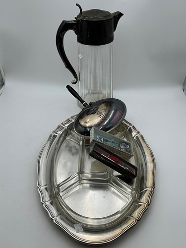 Lot 296 - A mixed lot of silverplated wares, including...
