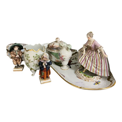 Lot 8 - A Herend porcelain floral and bird decorated...