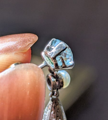 Lot 8 - A pair of cased early 20th century aquamarine ear pendants