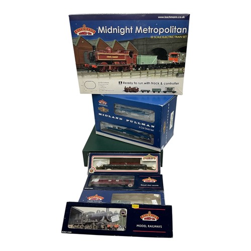 Lot 89 - A Bachmann 00 Gauge: Midland Pullman 6 car DMU...