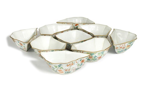 Lot 30 - A Chinese porcelain nine-piece supper set, late Qing Dynasty, seal mark of Daoguang