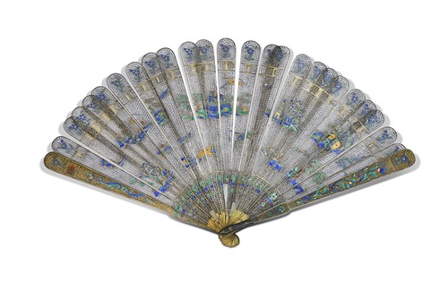 Lot 31 - A Chinese export silver and enamel brisee fan, Qing Dynasty, 19th century