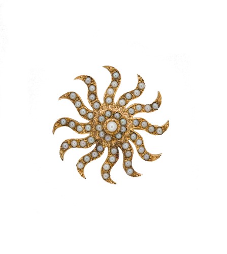 Lot 31 - A split pearl sunburst pendant/brooch