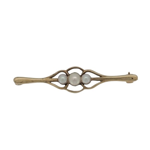 Lot 73 - Cropp & Farr - A 9ct gold cultured pearl...