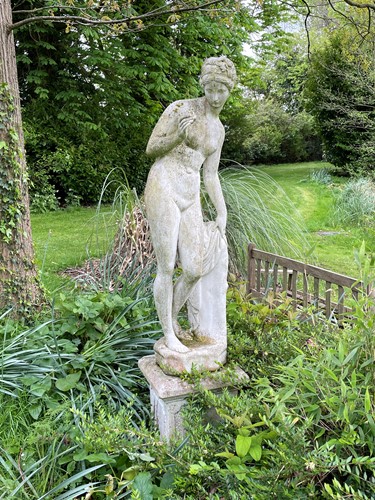 Lot 608 - A composite stone figure of Venus, late 20th century
