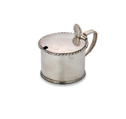 Lot 341 - A George IV silver mustard pot