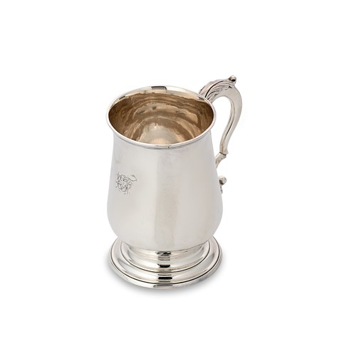 Lot 330 - A George III silver tankard