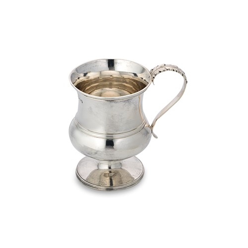 Lot 342 - A George IV silver cup
