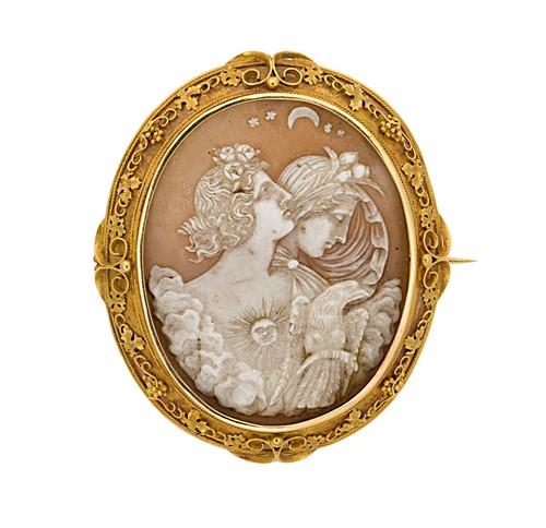 Lot 12 - A late Victorian 'night and day' shell cameo brooch