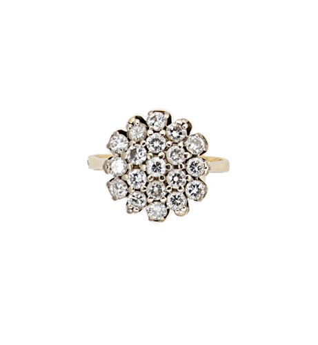 Lot 120 - An 18ct gold diamond cluster ring